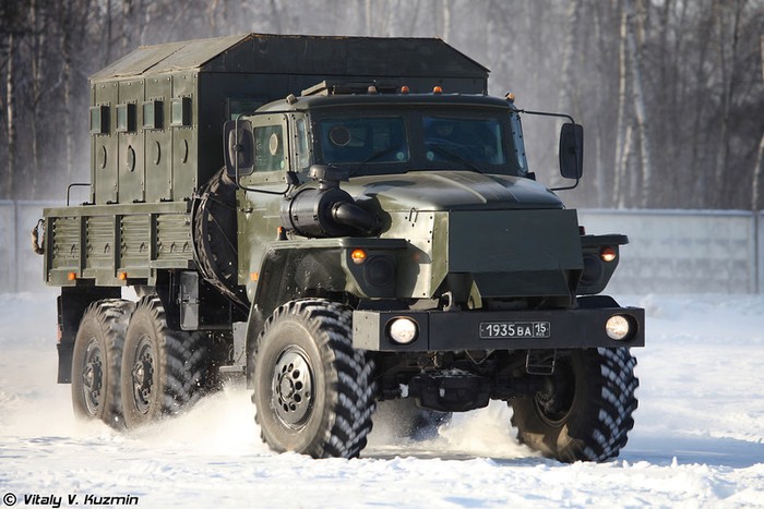 Xe vận tải bọc thép chuyên chở đặc nhiệm Ural Federal